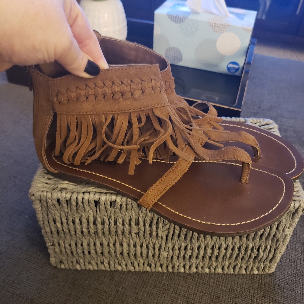 Minnetonka Sandals
